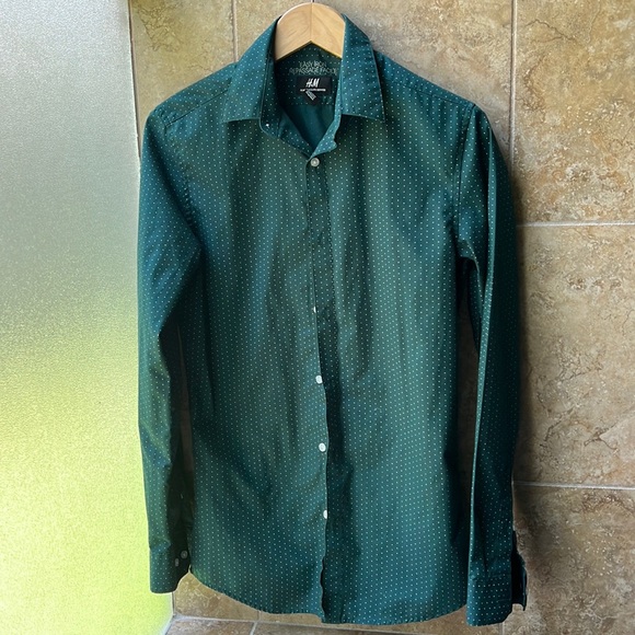 H&M Other - H&M men’s Slim Fit button down shirt